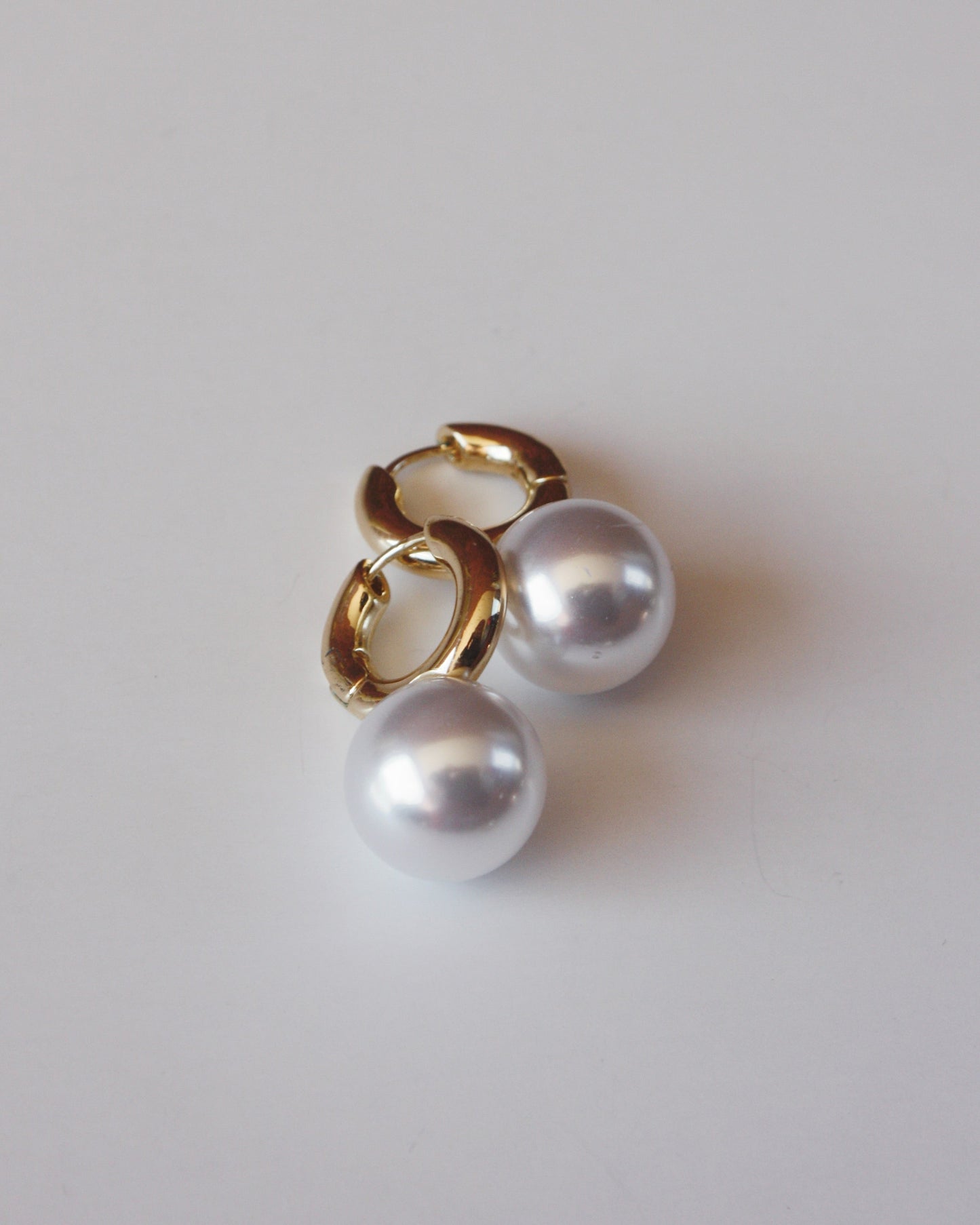 Pearl Huggies