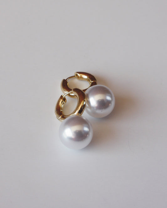 Pearl Huggies